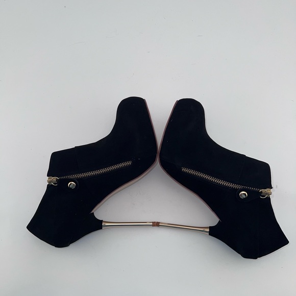 BNIB Obsession Rules Casi Black Suede Platform Bootie Size 8.5 - Picture 6 of 9